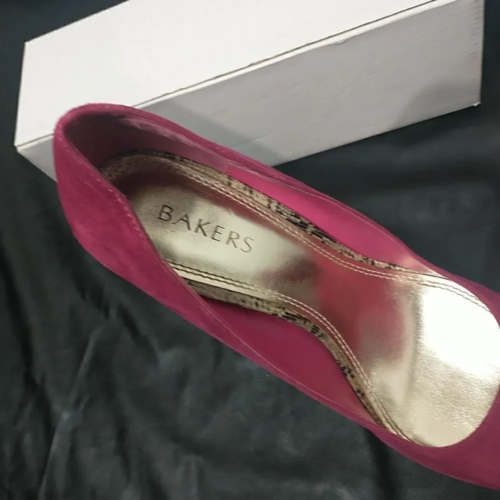 Bakers Woman's SZ 10 M Pink Orange Suede Snakeskin Pumps